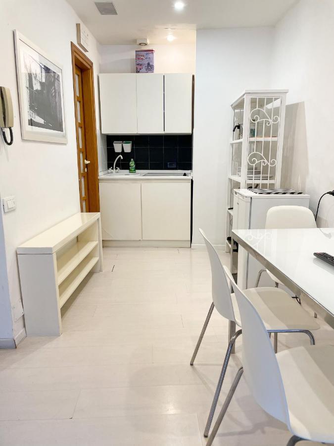 Colosseo 13 Boutique Apartment Rome Bagian luar foto